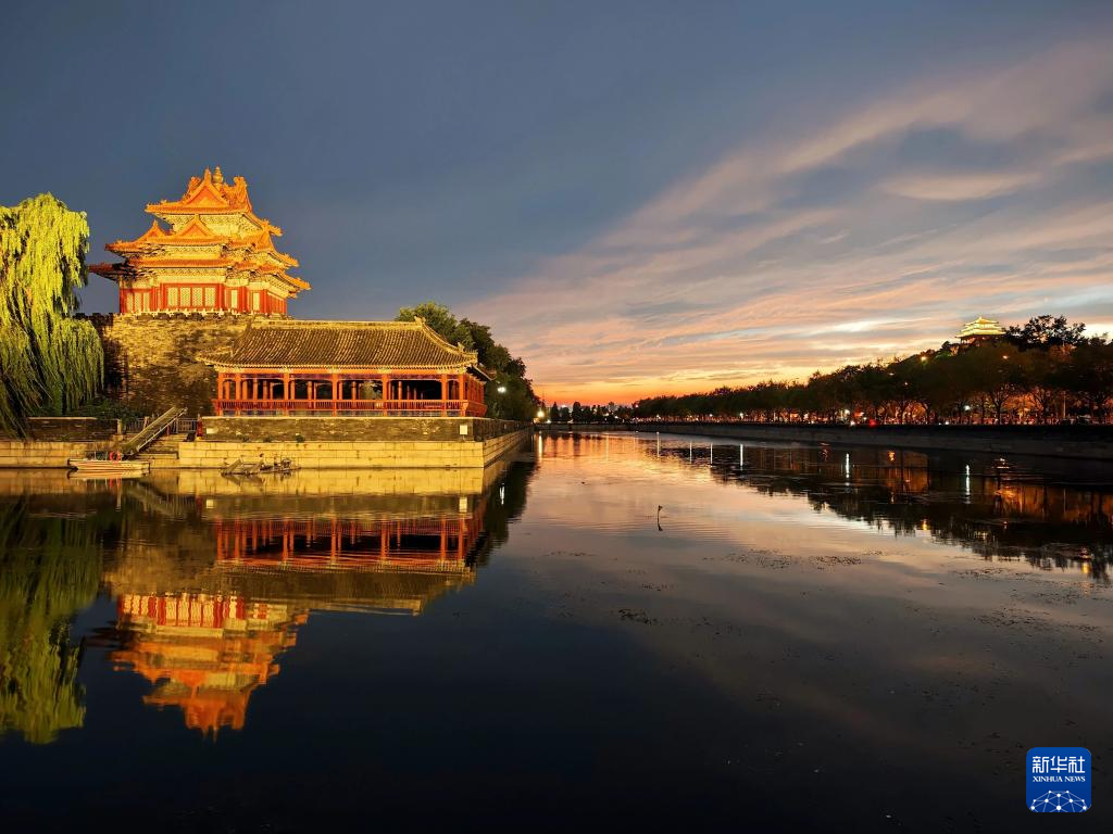 京城晚霞 絢爛如畫(huà)