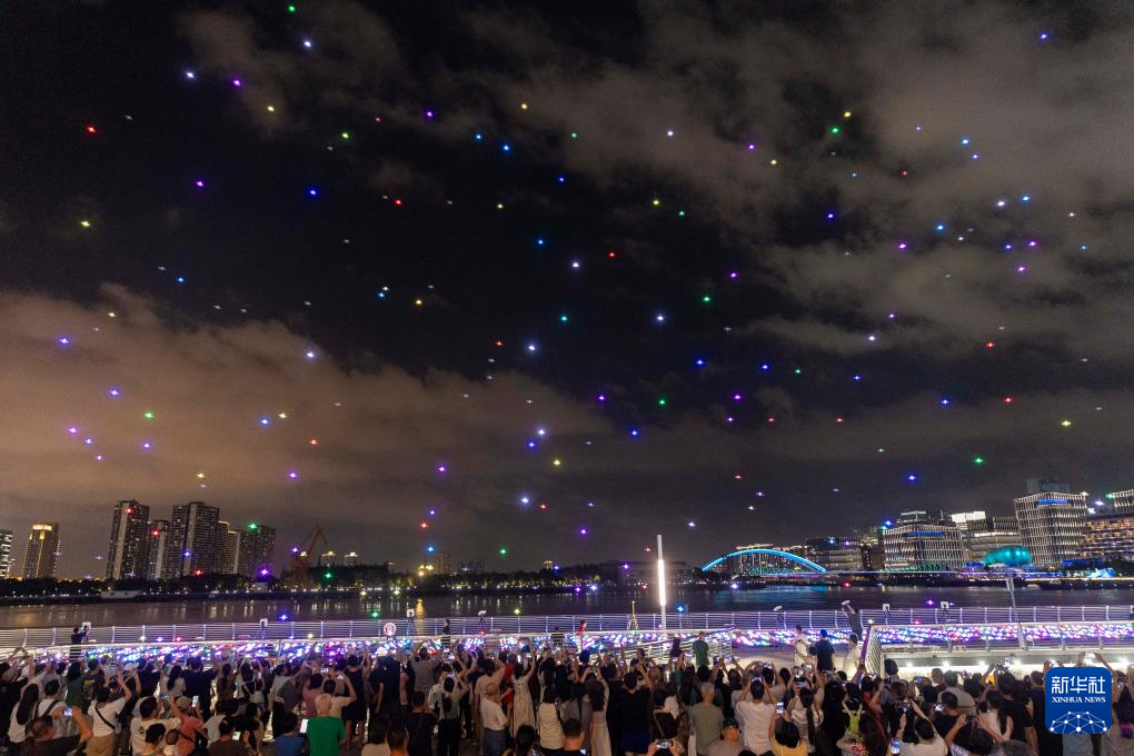 上海：第二屆上海國(guó)際光影節(jié)開幕