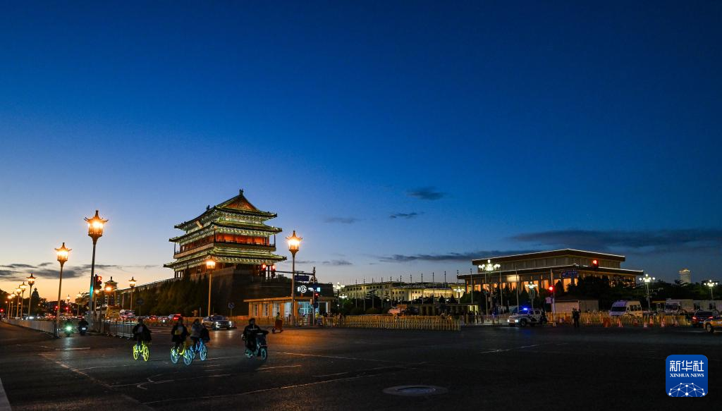 深秋北京：晴空透徹映長天